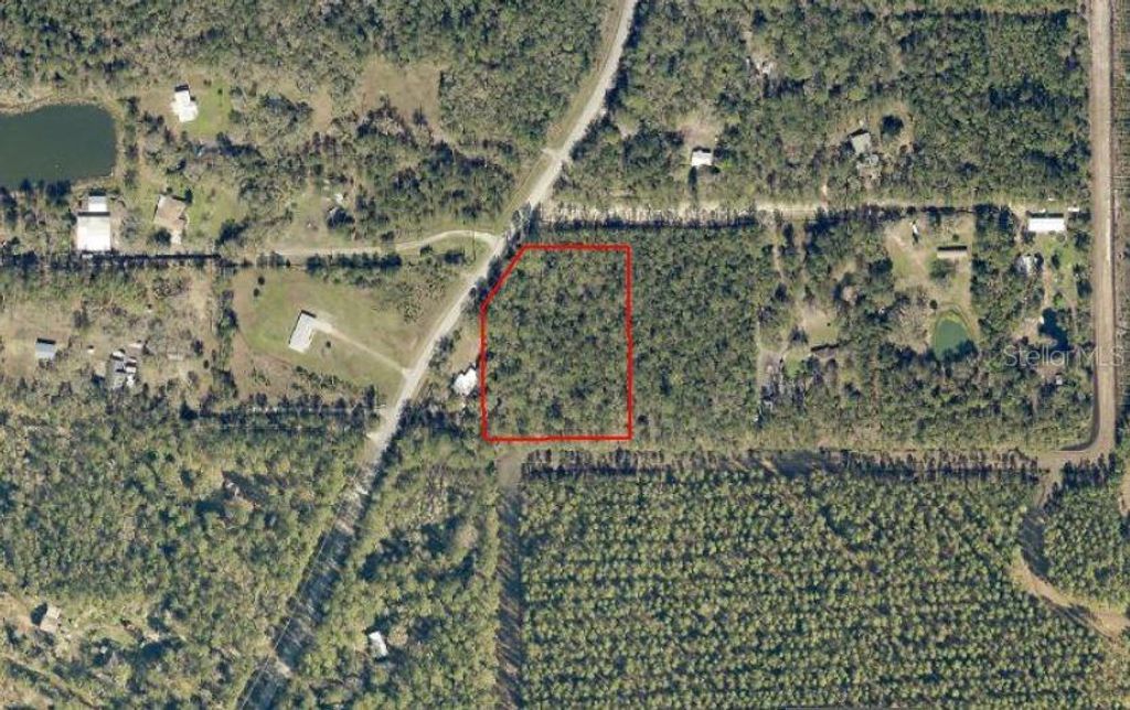 Photo of NE Hwy 314 Highway NE, Silver Springs, FL 34488 (MLS # OM727320)