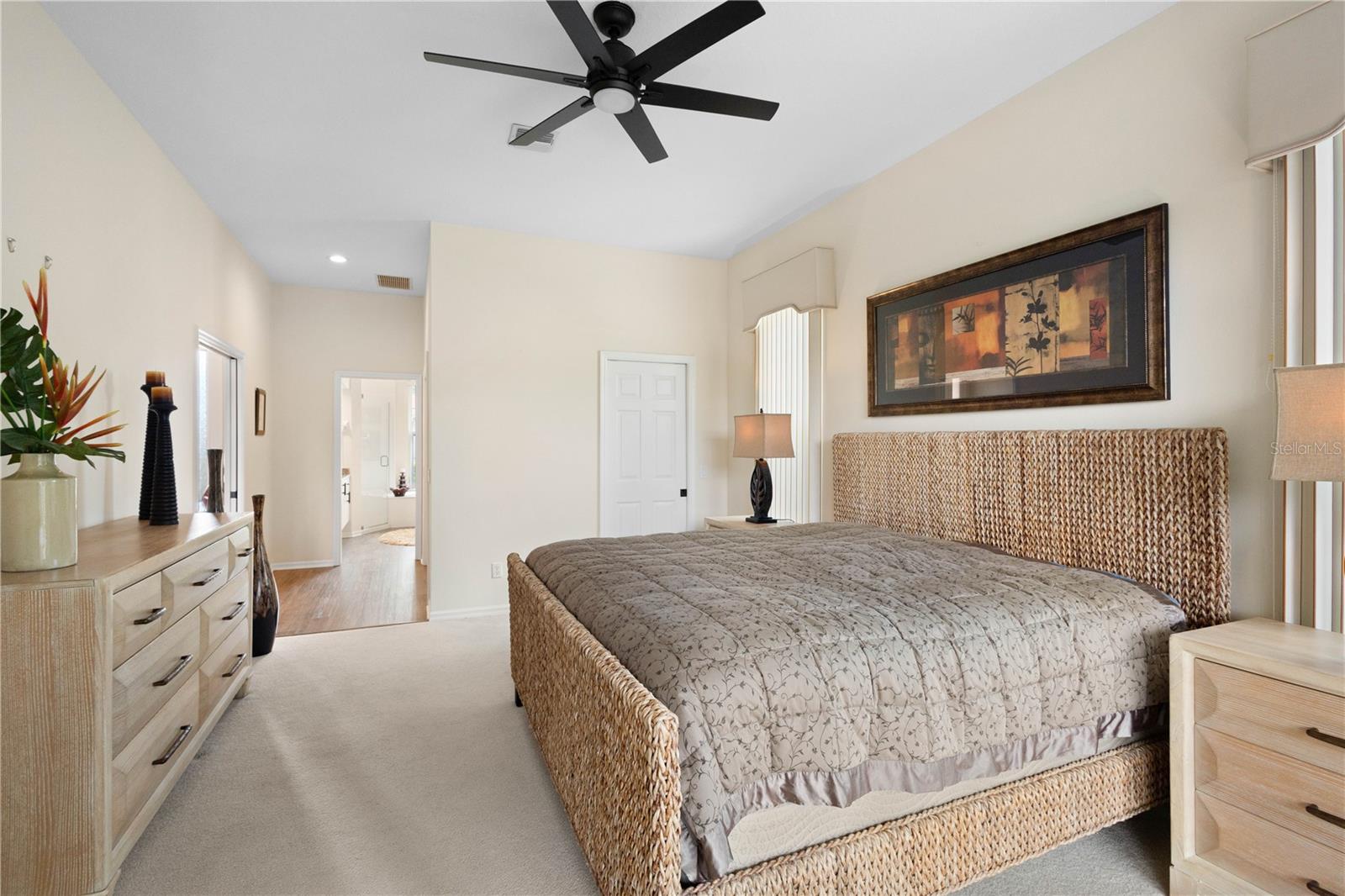 CALUSA LAKES - Residential