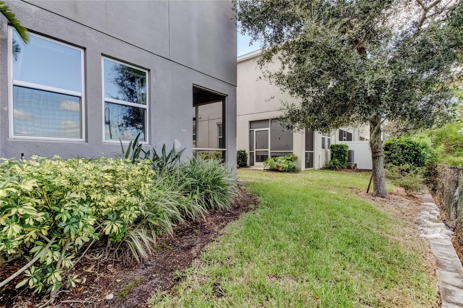 JACKSON SQUARE TWNHMS - Residential Lease