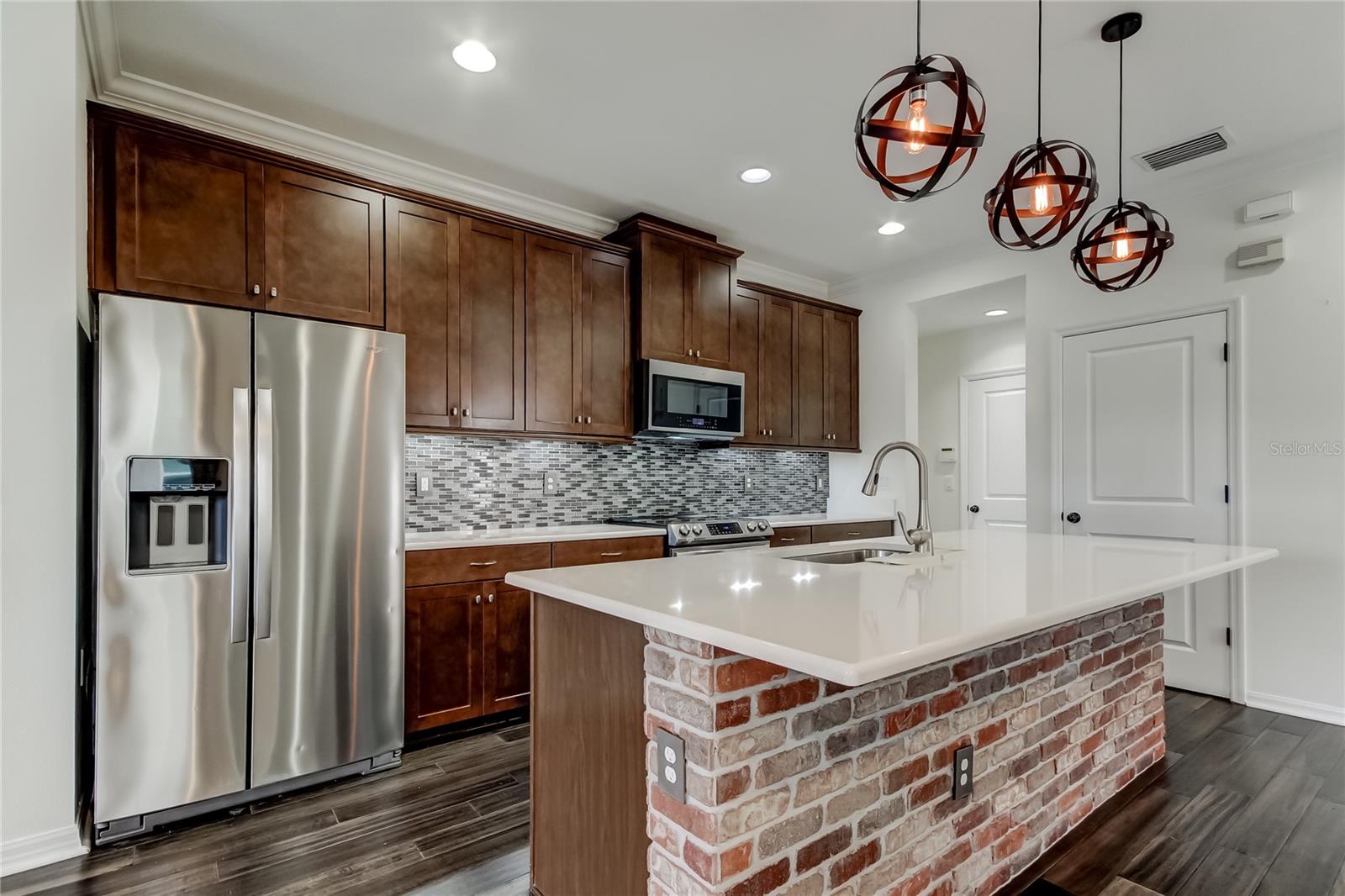 JACKSON SQUARE TWNHMS - Residential Lease