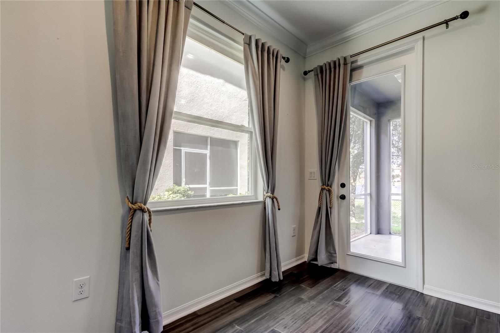 JACKSON SQUARE TWNHMS - Residential Lease