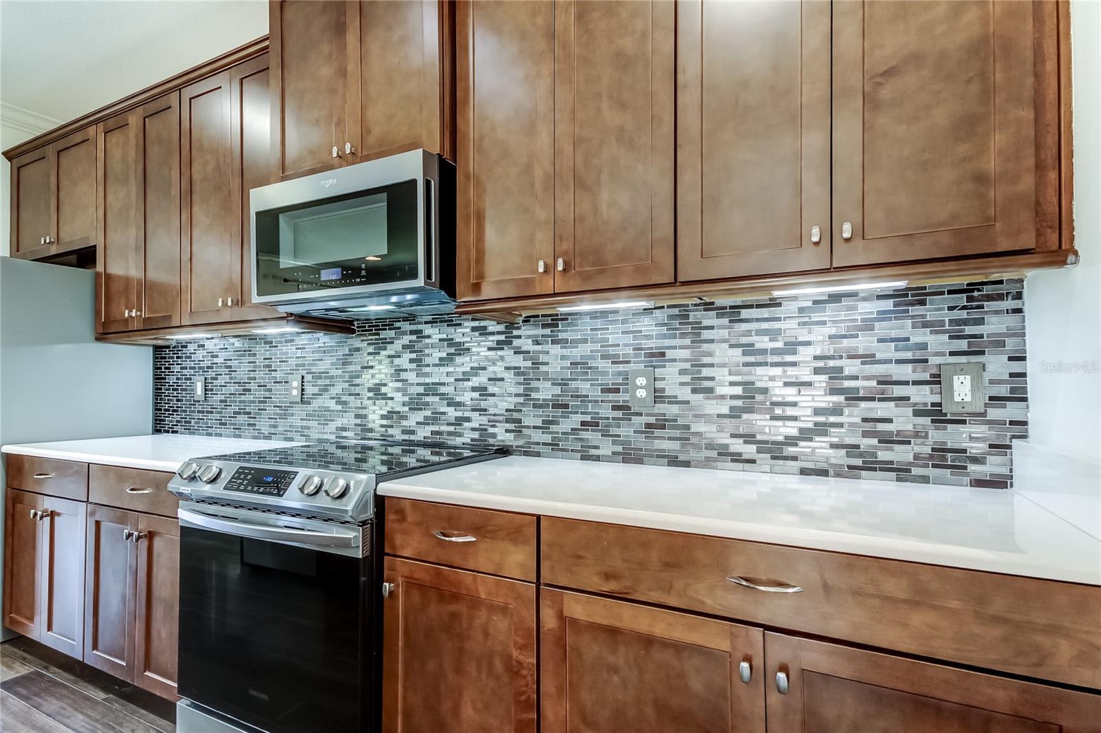 JACKSON SQUARE TWNHMS - Residential Lease