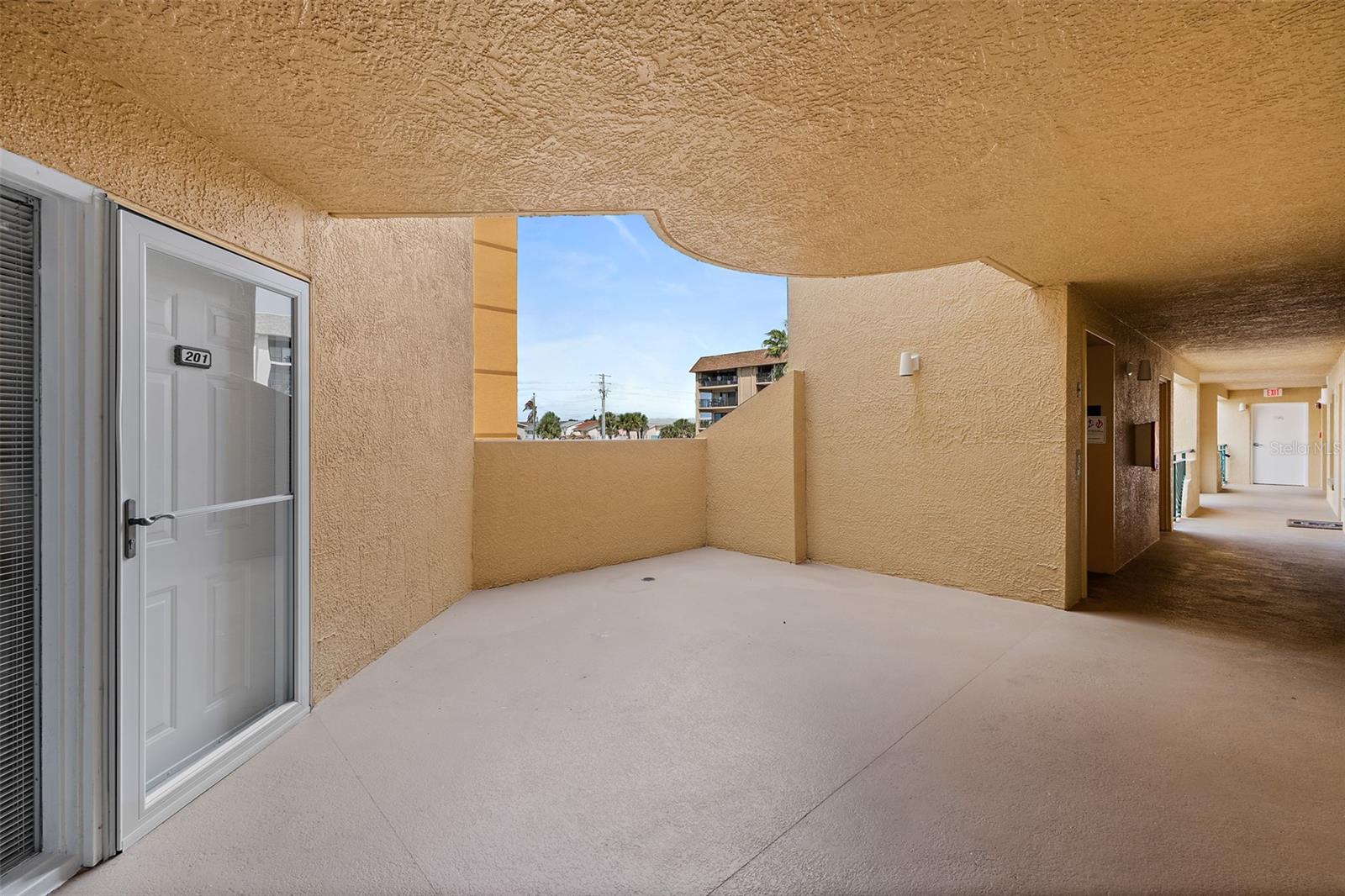 FLORES DEL MAR CONDO - Residential