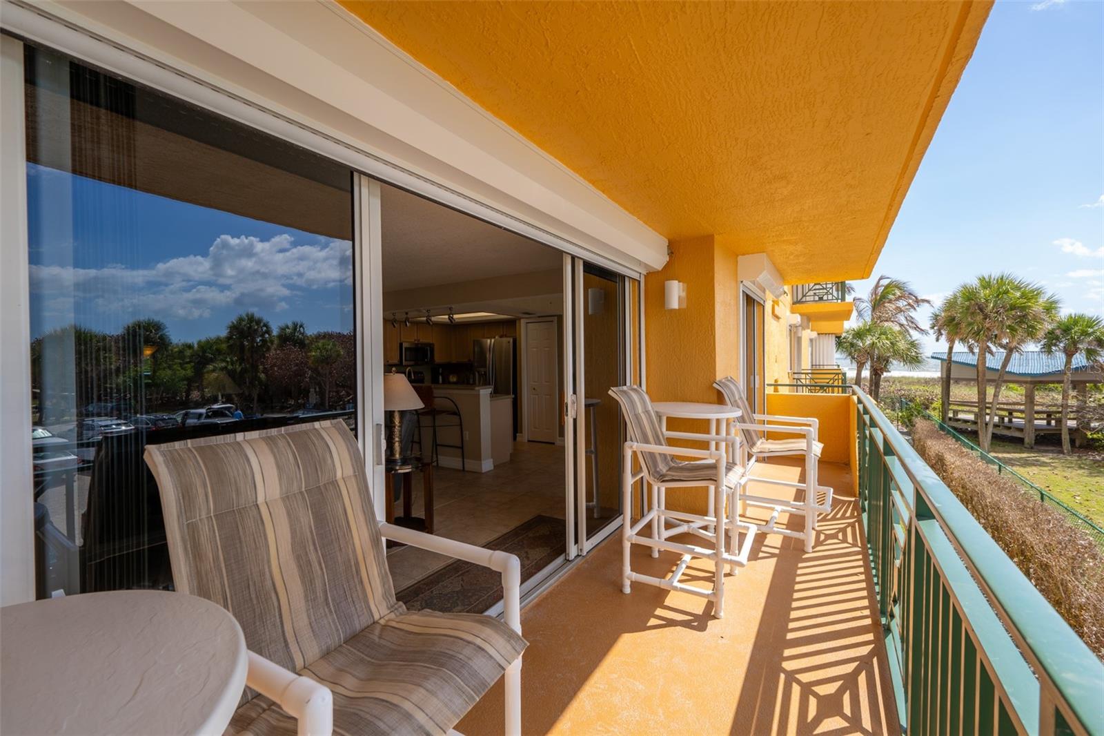 FLORES DEL MAR CONDO - Residential