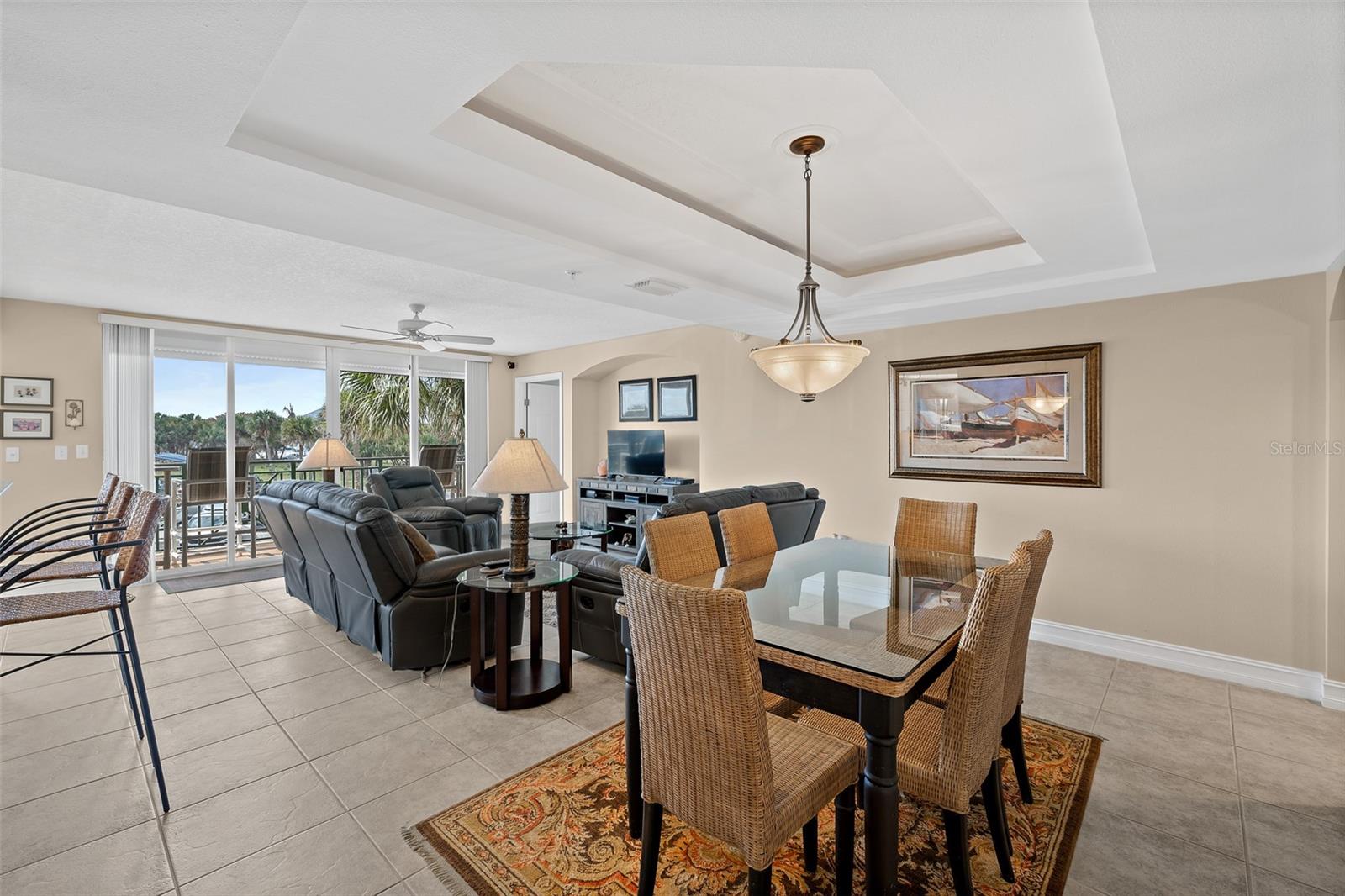 FLORES DEL MAR CONDO - Residential