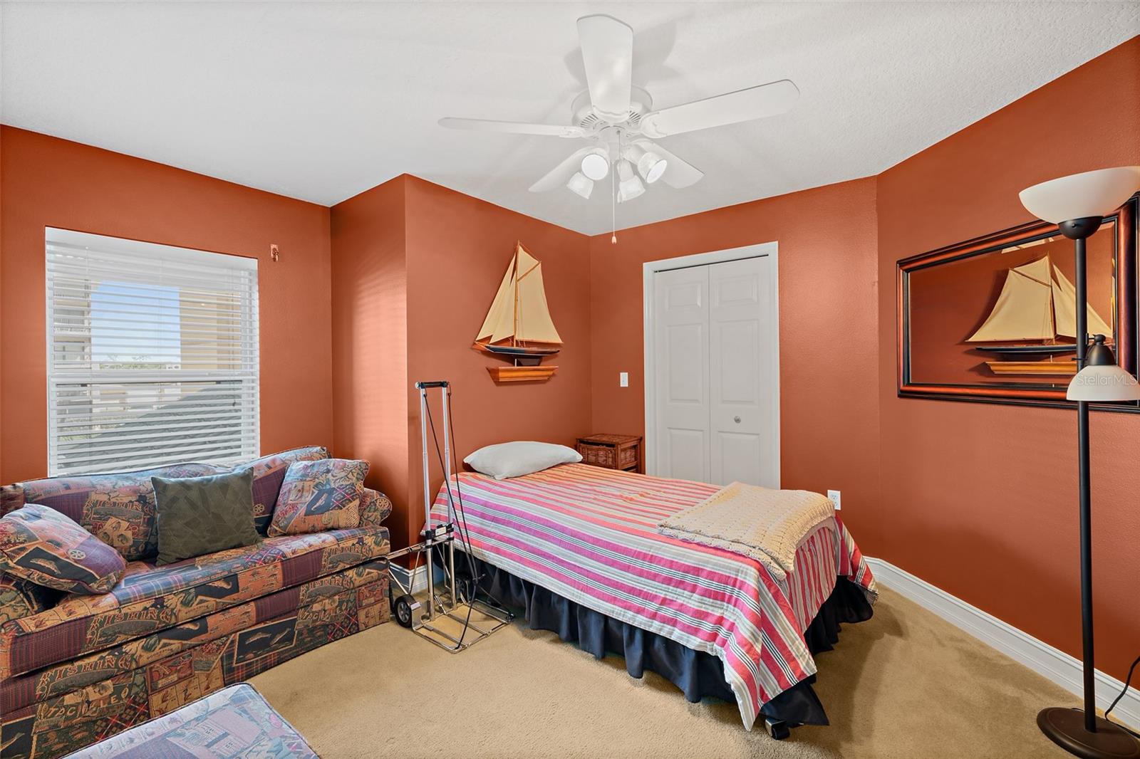 FLORES DEL MAR CONDO - Residential