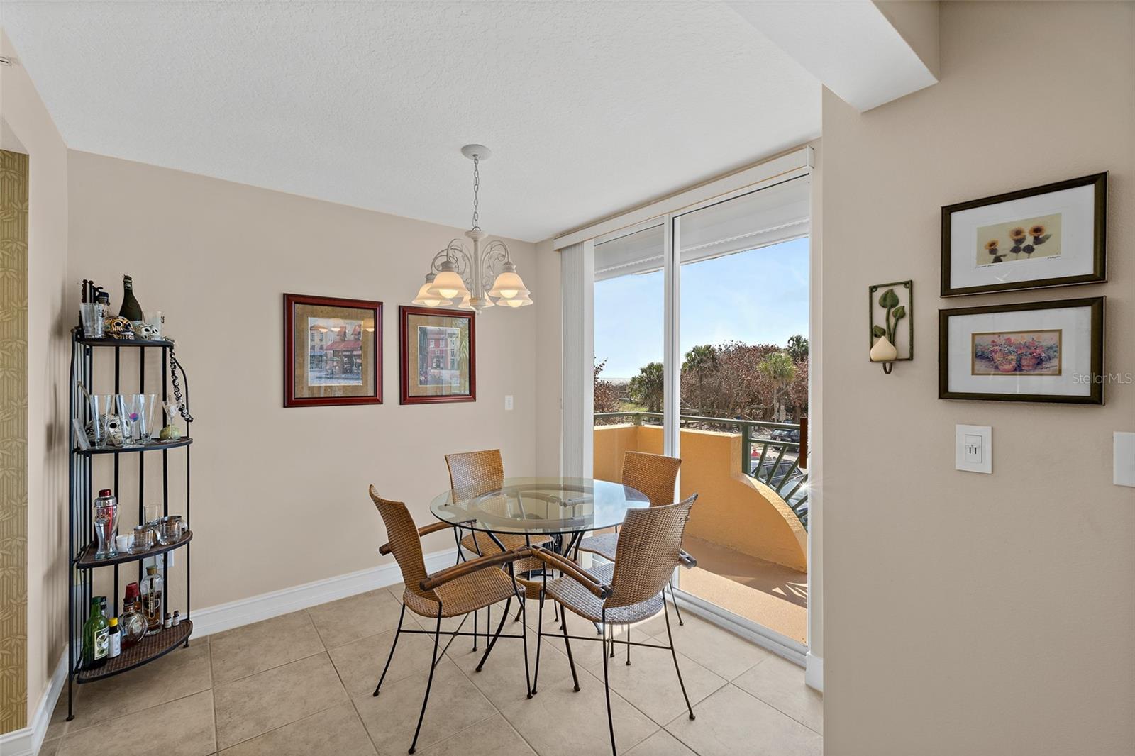 FLORES DEL MAR CONDO - Residential