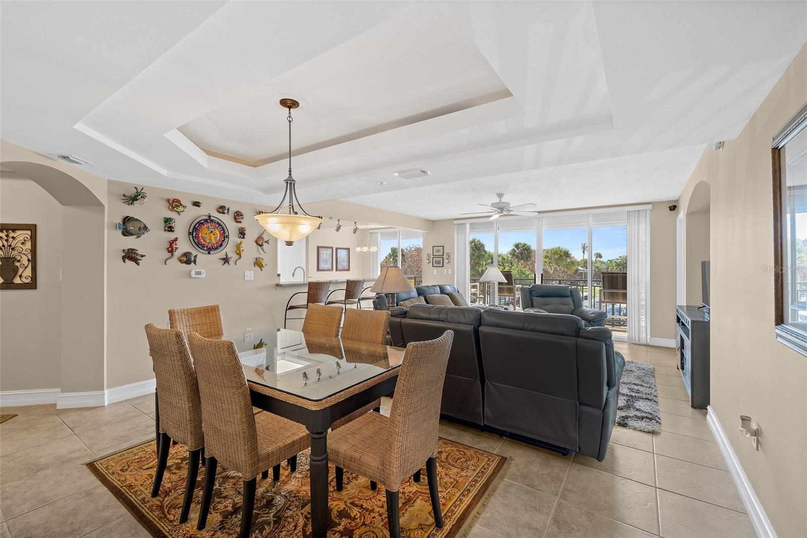 FLORES DEL MAR CONDO - Residential