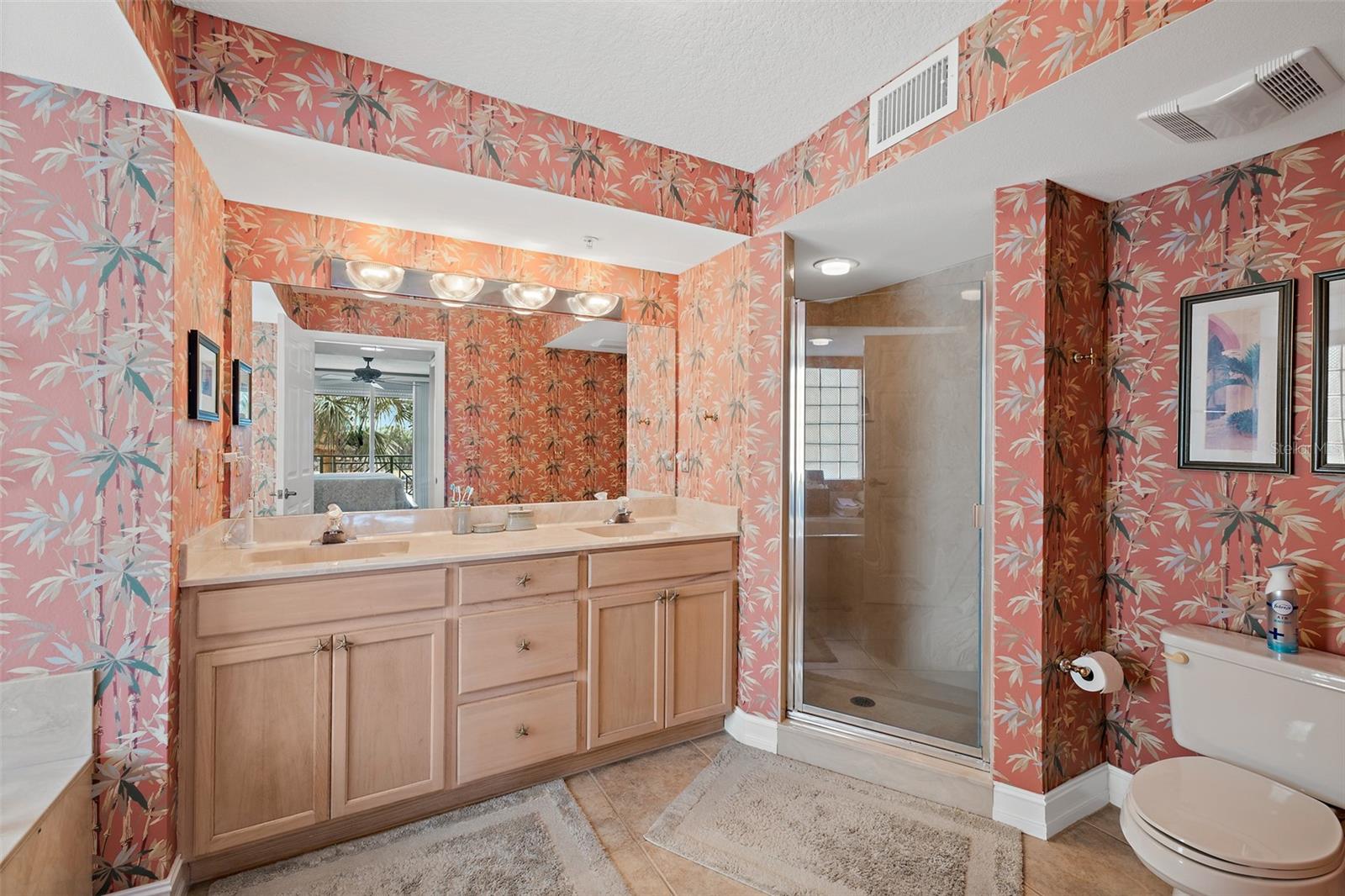 FLORES DEL MAR CONDO - Residential