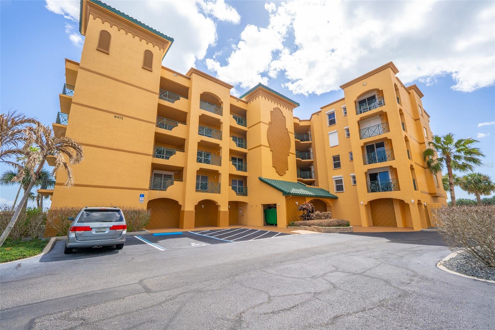 FLORES DEL MAR CONDO - Residential