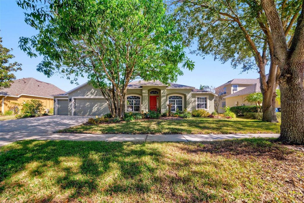 Photo of 306 Carriage Oak Place, Seffner, FL 33584 (MLS # TB8471042)