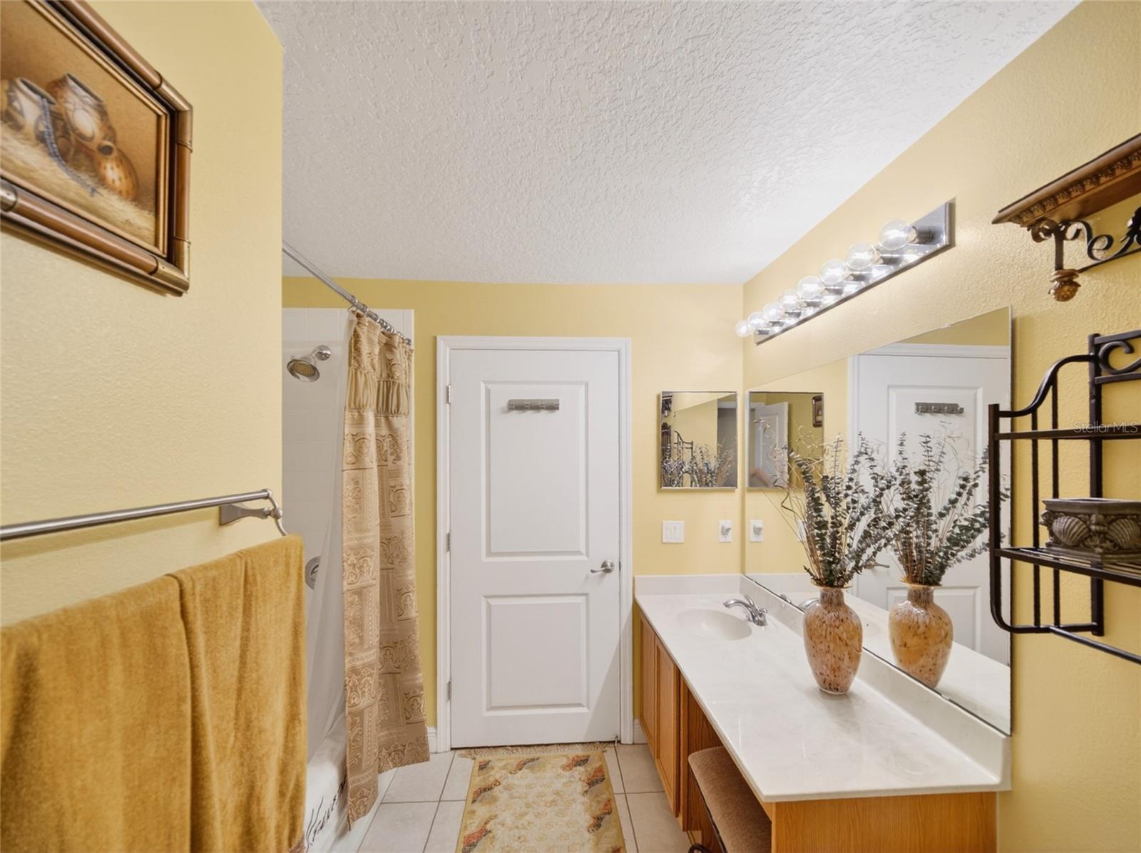 FOUR CORNERS PH 02 - Residential