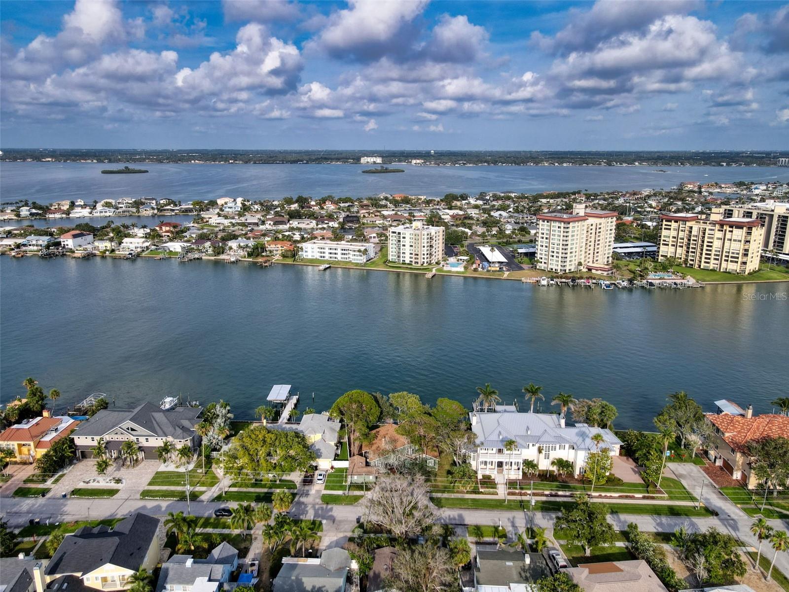 761 BAY ESPLANADE