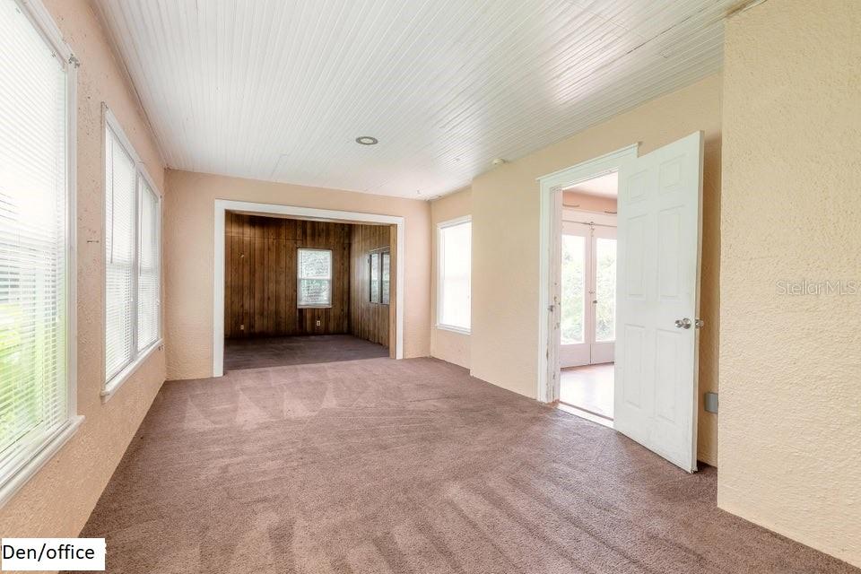 EAST DAYTONA - Residential Income