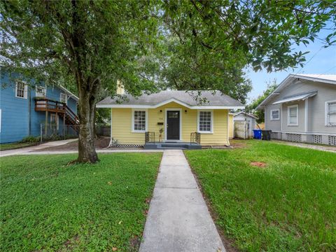 A home in LAKELAND