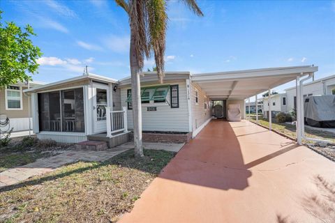 A home in PALMETTO