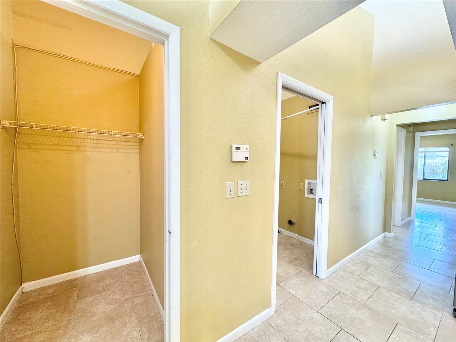 MAYFAIR ON LAKE PH 01 - Residential