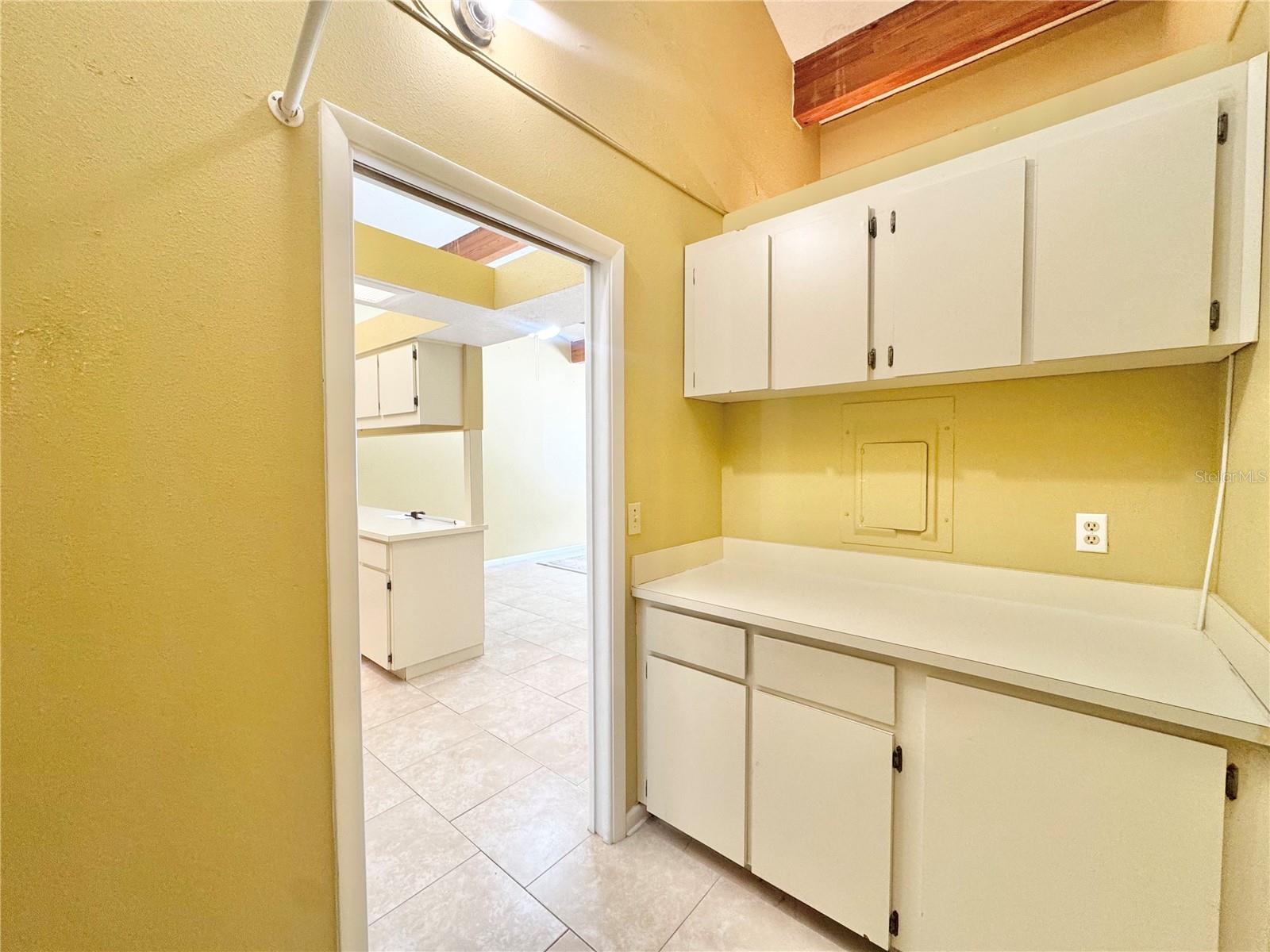 MAYFAIR ON LAKE PH 01 - Residential