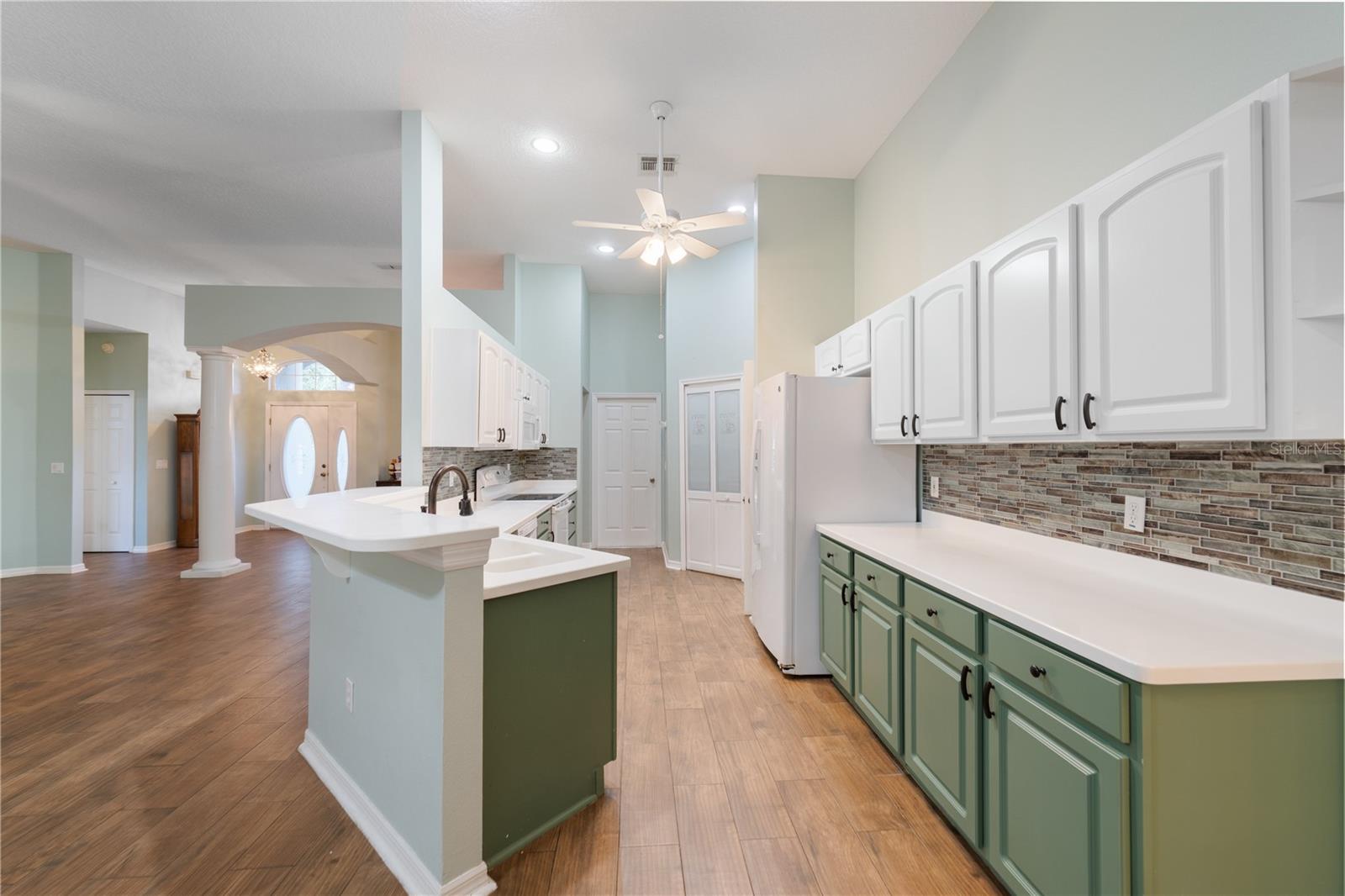 LAKES LADY LAKE - Residential