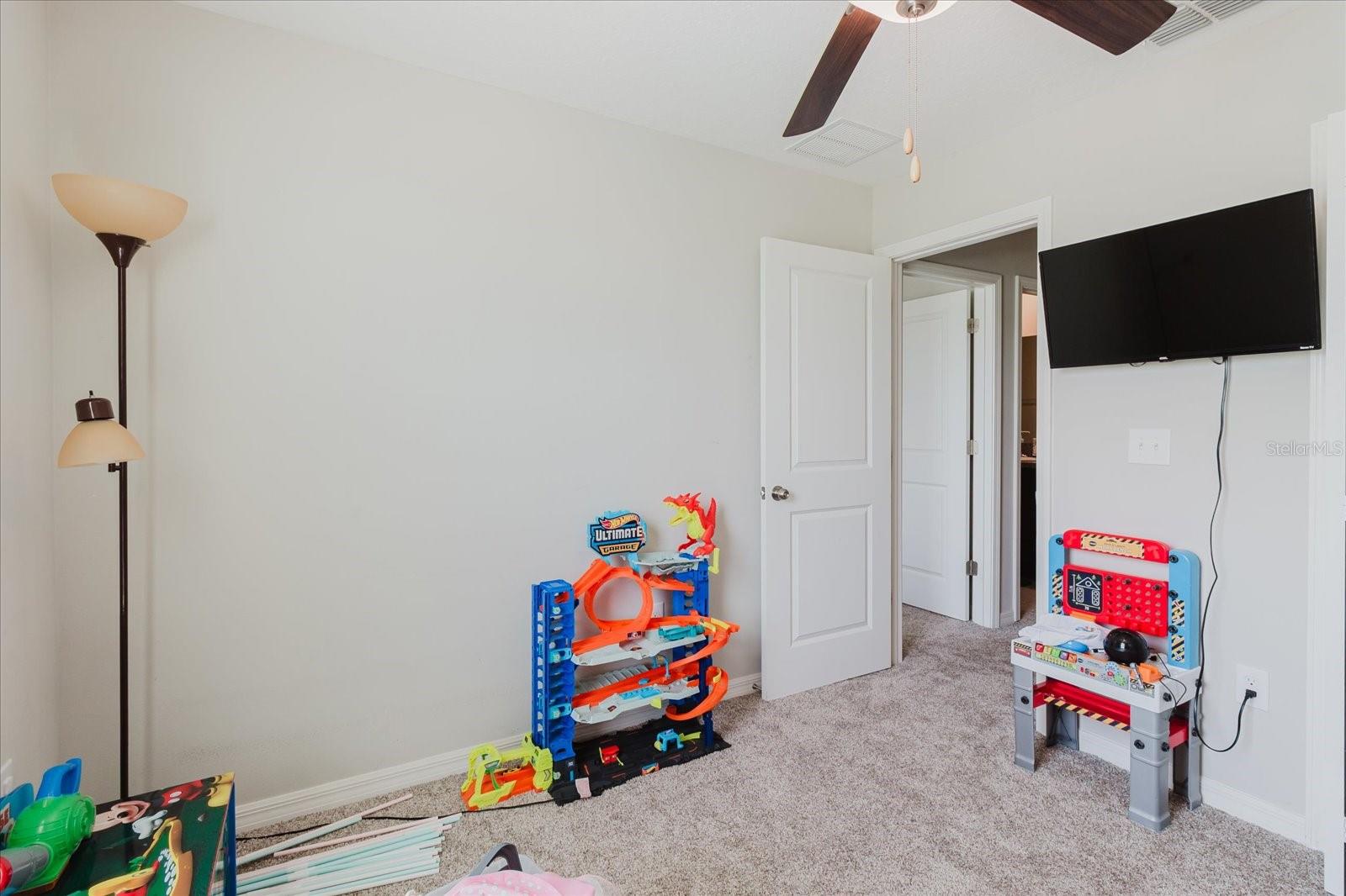 SUNSHINE VILLAGE PH 3B - Residential Lease