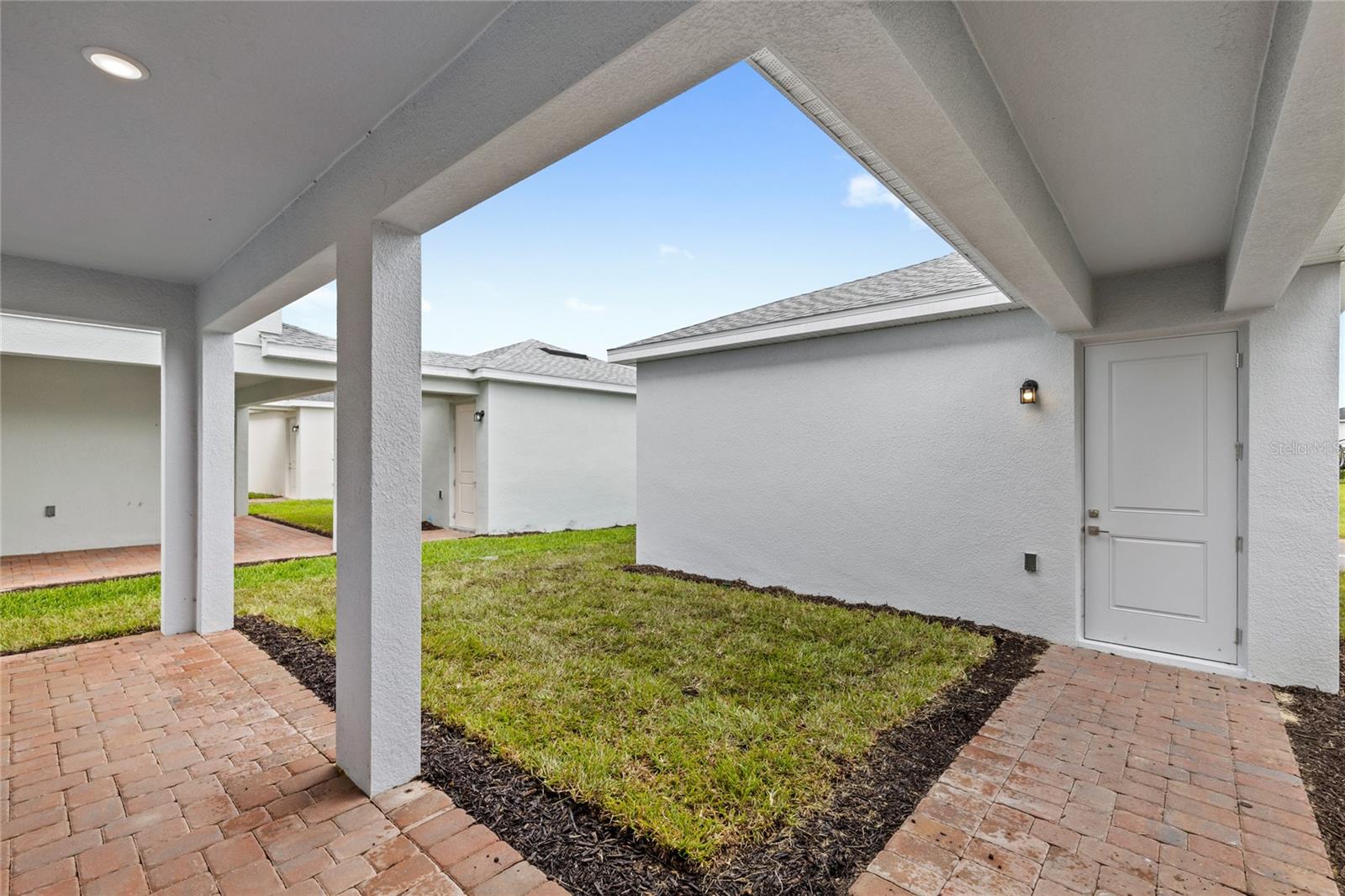 OAKS AT KELLY PARK - Residential Lease
