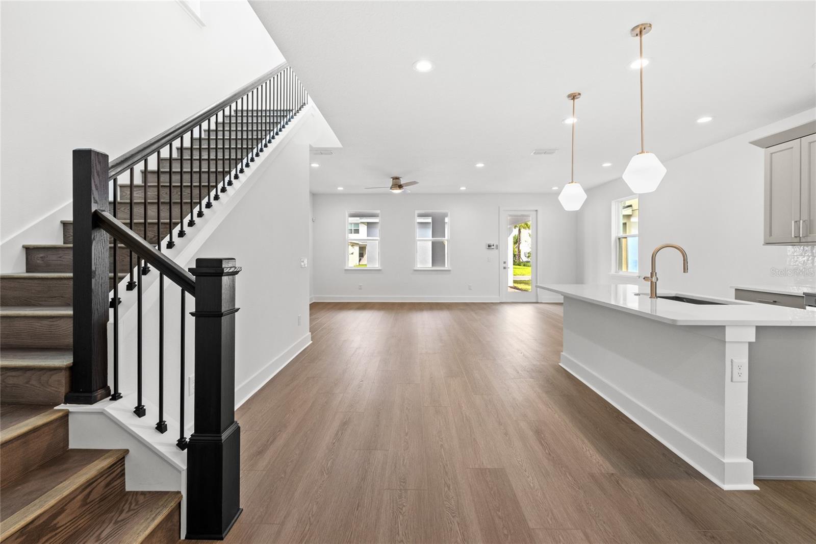 OAKS AT KELLY PARK - Residential Lease