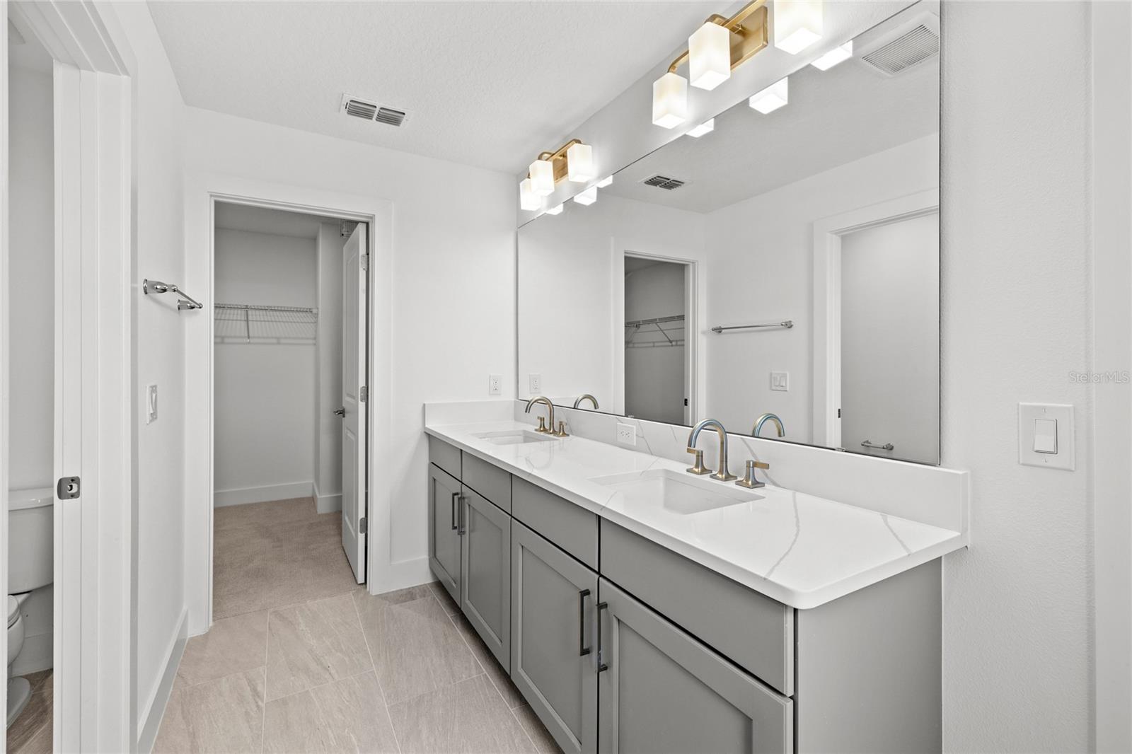 OAKS AT KELLY PARK - Residential Lease