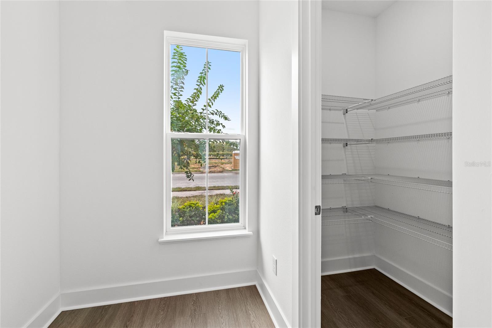 OAKS AT KELLY PARK - Residential Lease