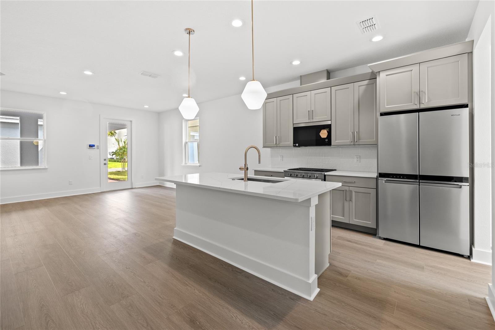 OAKS AT KELLY PARK - Residential Lease