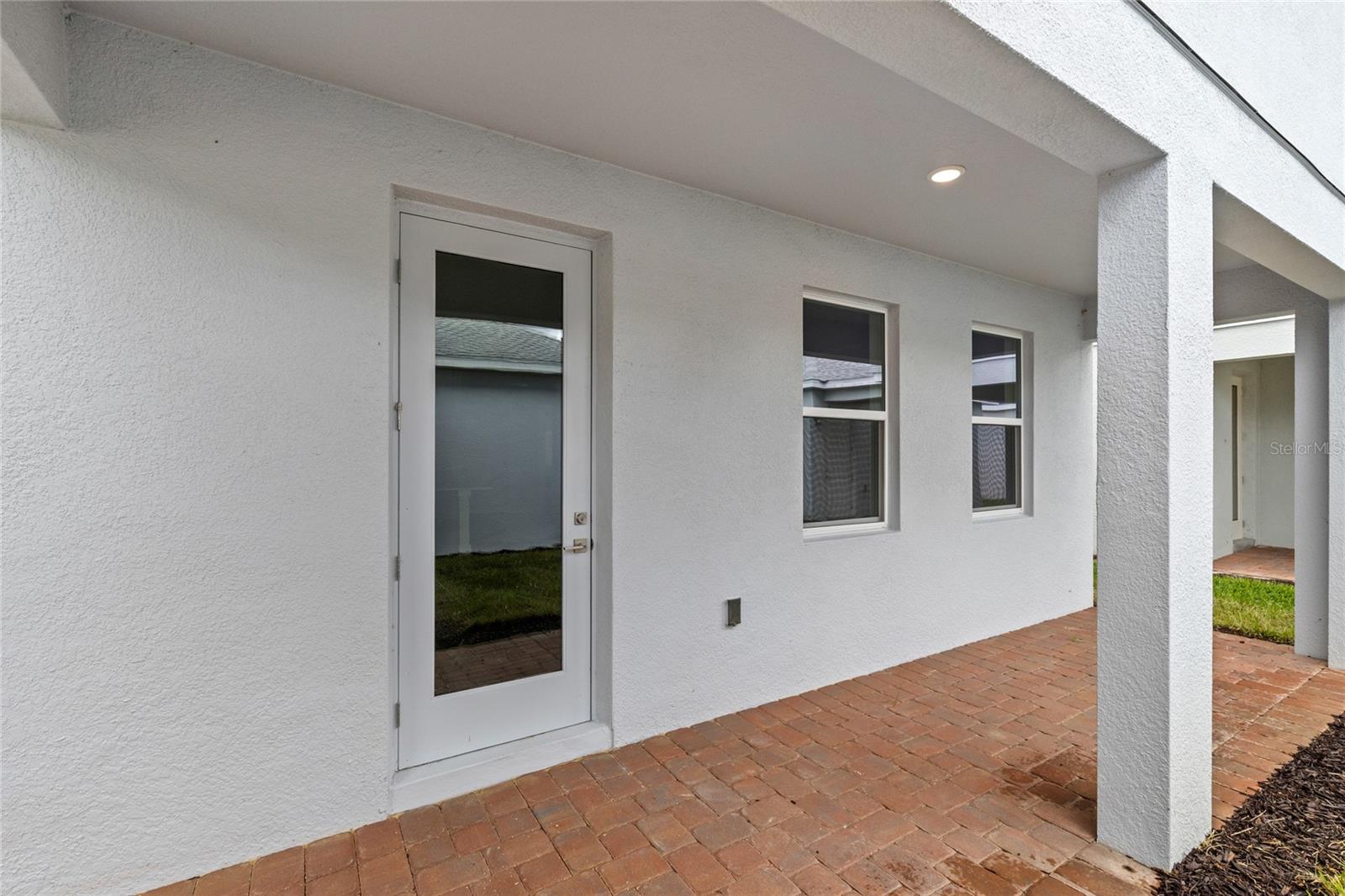 OAKS AT KELLY PARK - Residential Lease