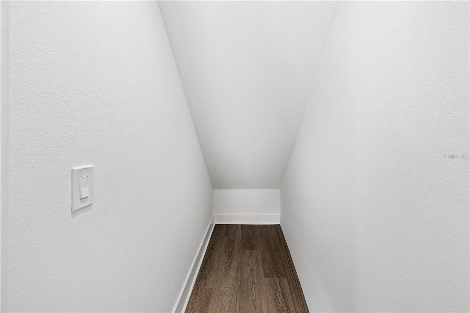 OAKS AT KELLY PARK - Residential Lease
