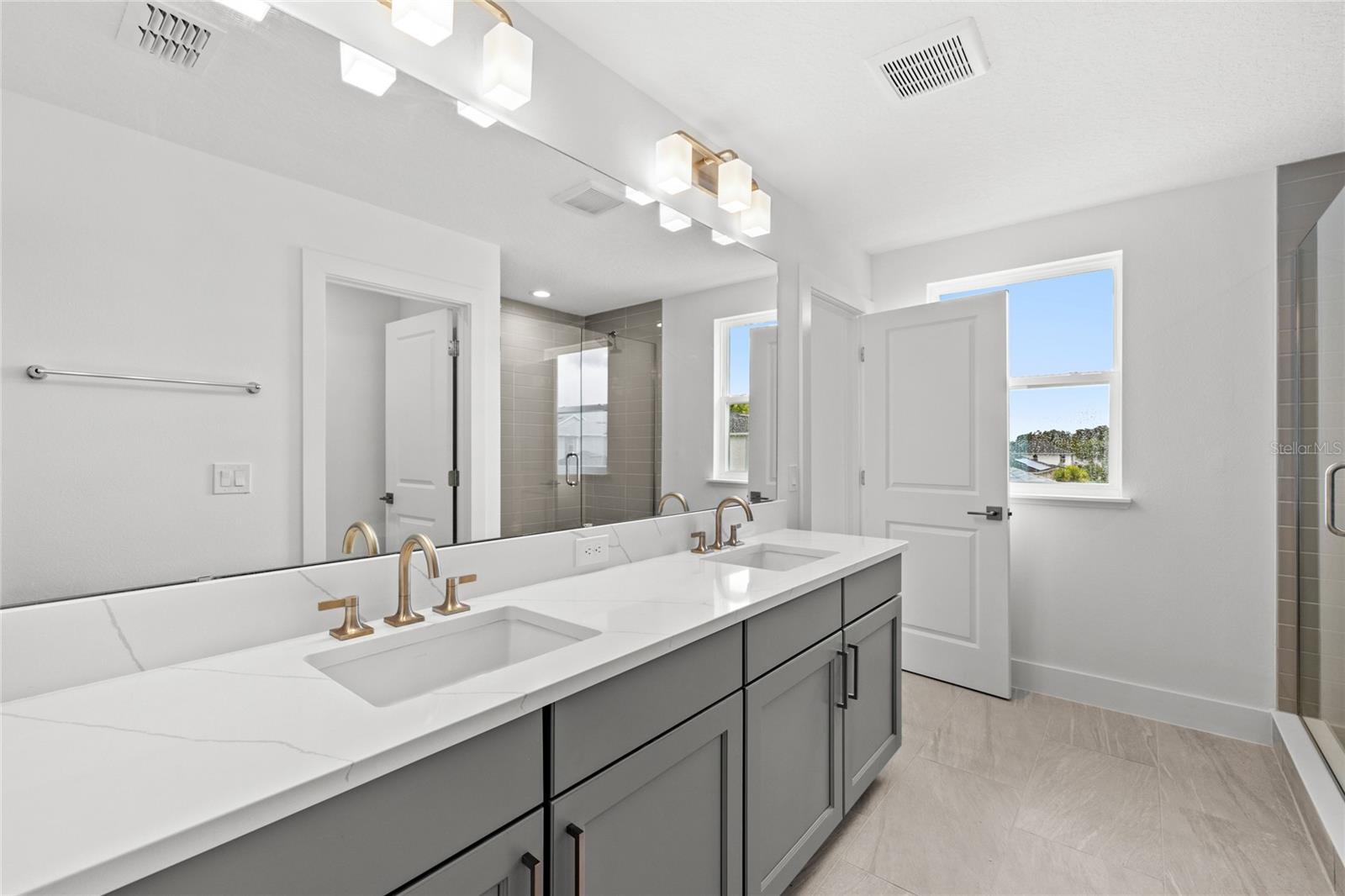 OAKS AT KELLY PARK - Residential Lease