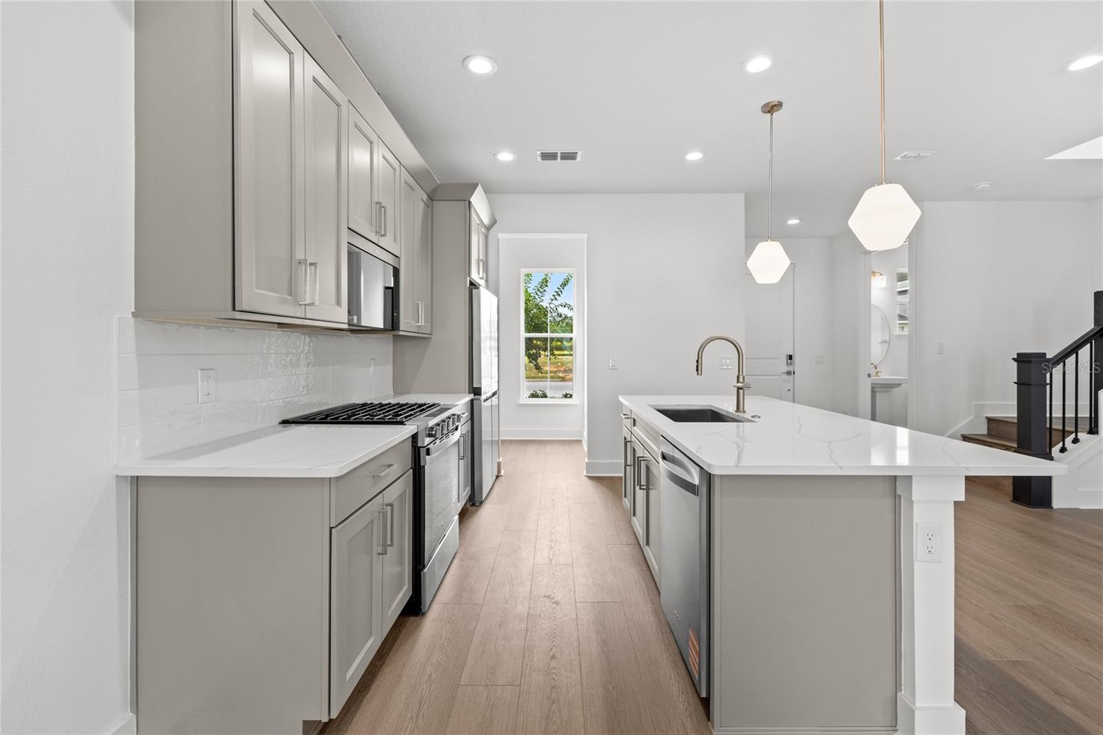 OAKS AT KELLY PARK - Residential Lease