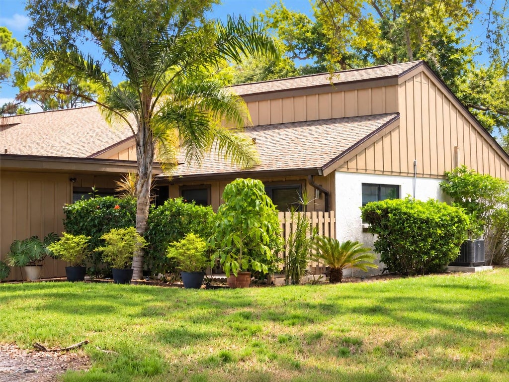 Photo of 5699 Westwind Ln, Sarasota, FL 34231 (MLS # A4705667)