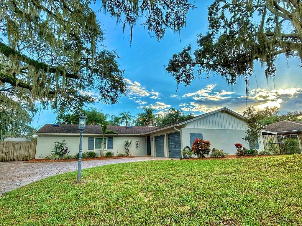 Photo of 428 Harbour Island Road, Orlando, FL 32809 (MLS # O6420479)