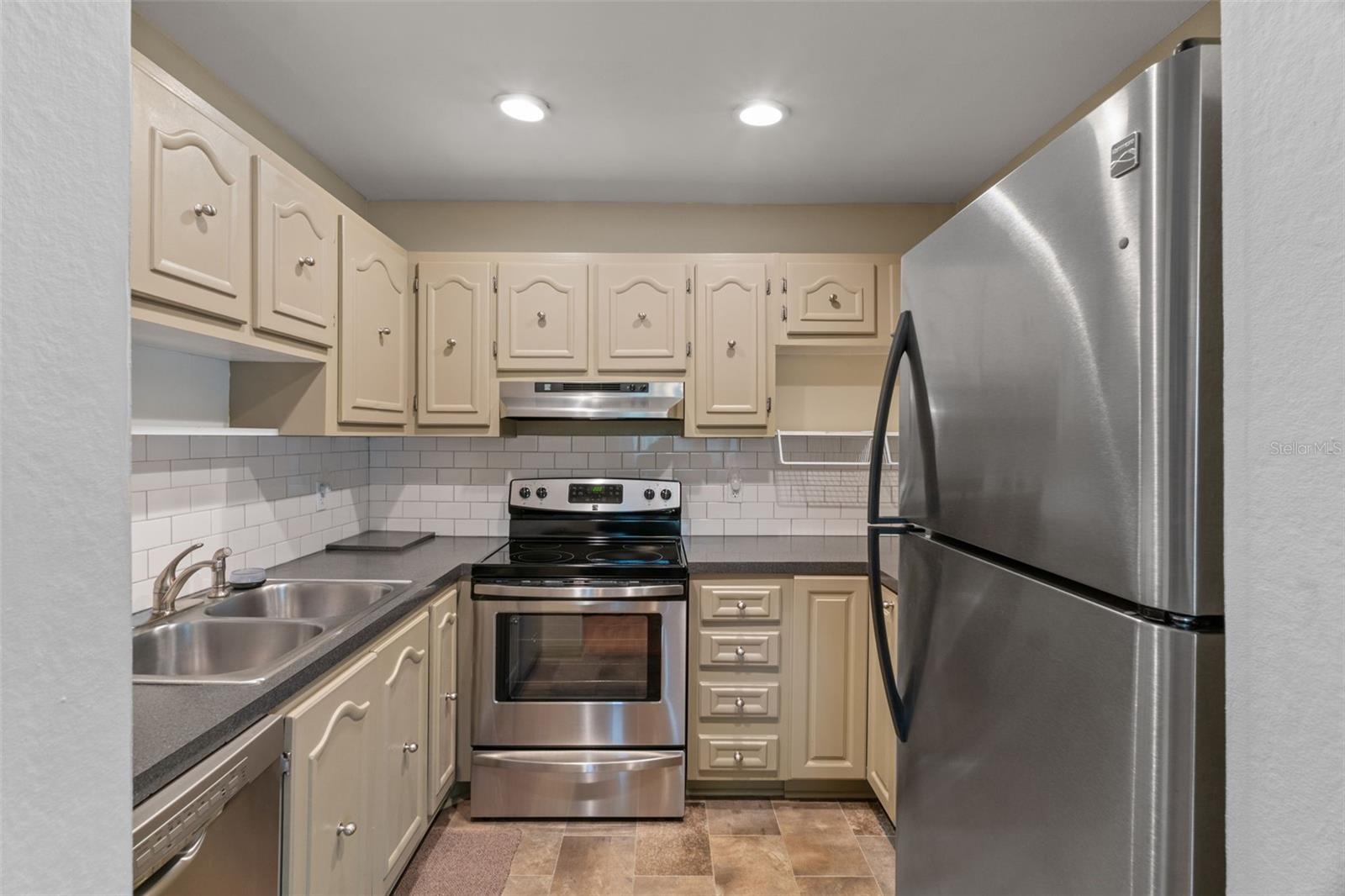 PARADISE POINTE WEST GR 05 - Residential