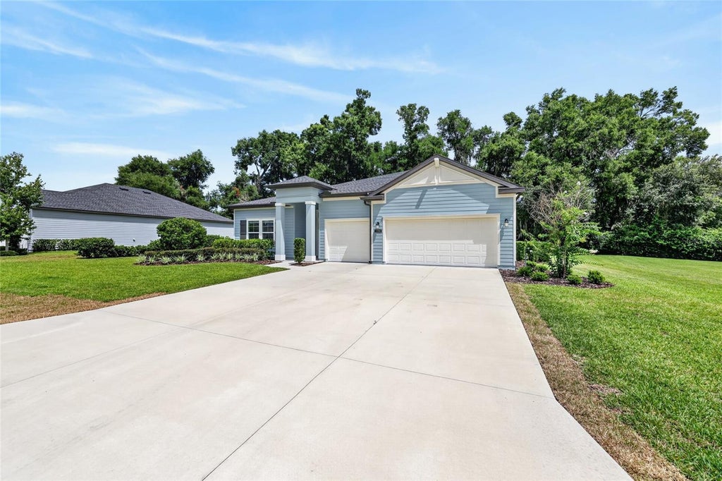 Photo of 19384 SW 77th Loop, Dunnellon, FL 34432 (MLS # OM725652)
