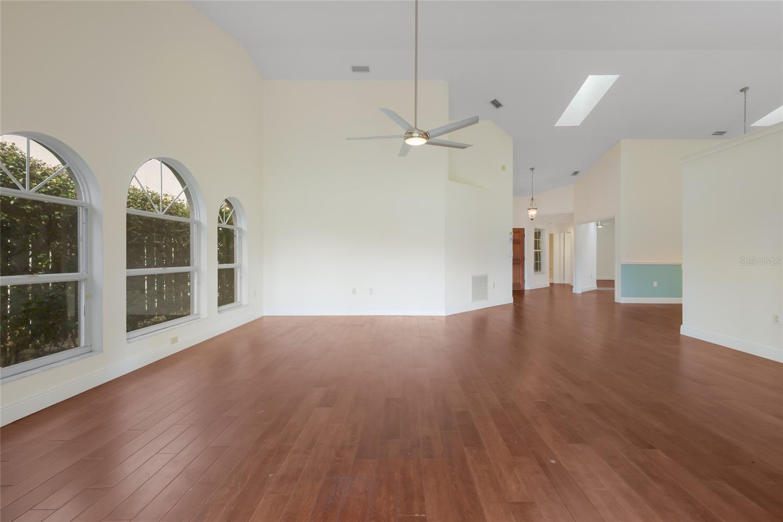 VILLA PALMERAS - Residential