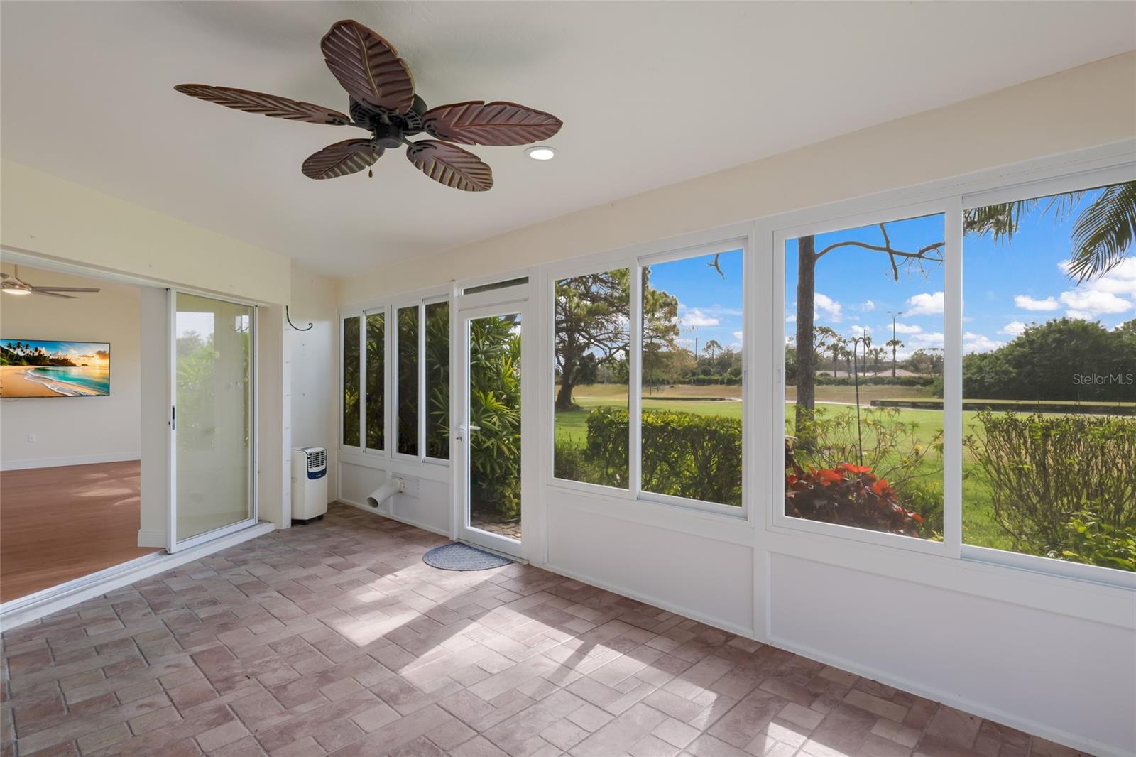 VILLA PALMERAS - Residential