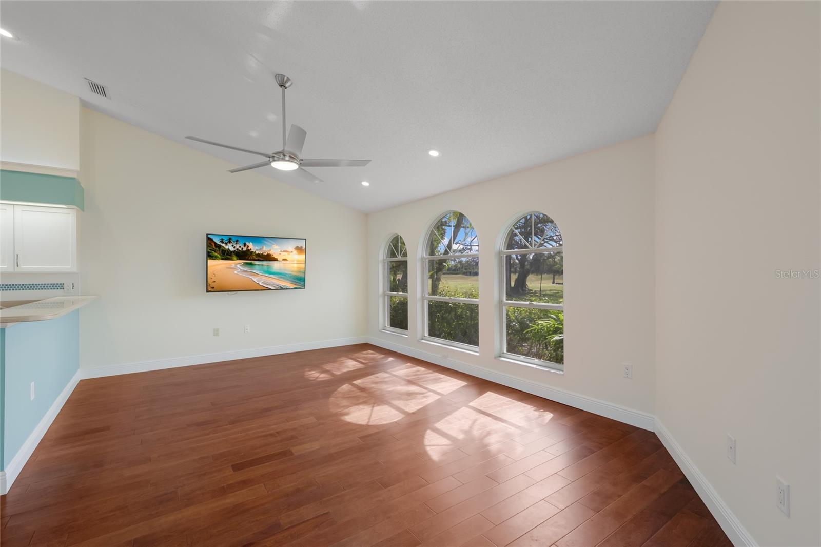 VILLA PALMERAS - Residential