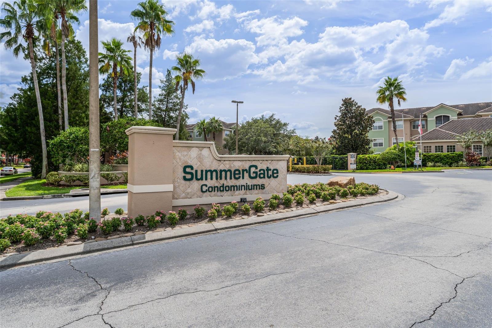 SUMMERGATE CONDO PH 01 5923/0662 - Residential