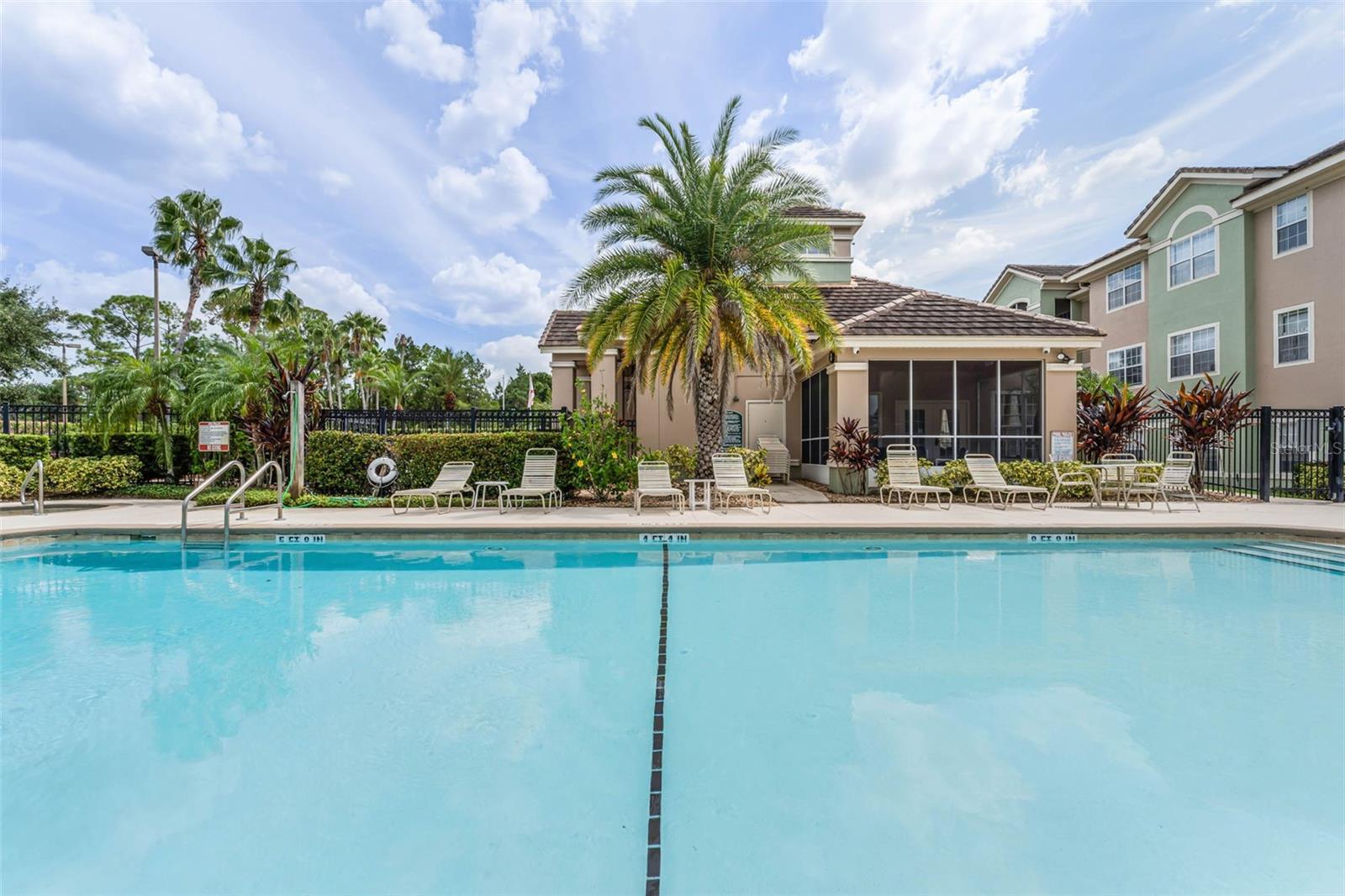 SUMMERGATE CONDO PH 01 5923/0662 - Residential