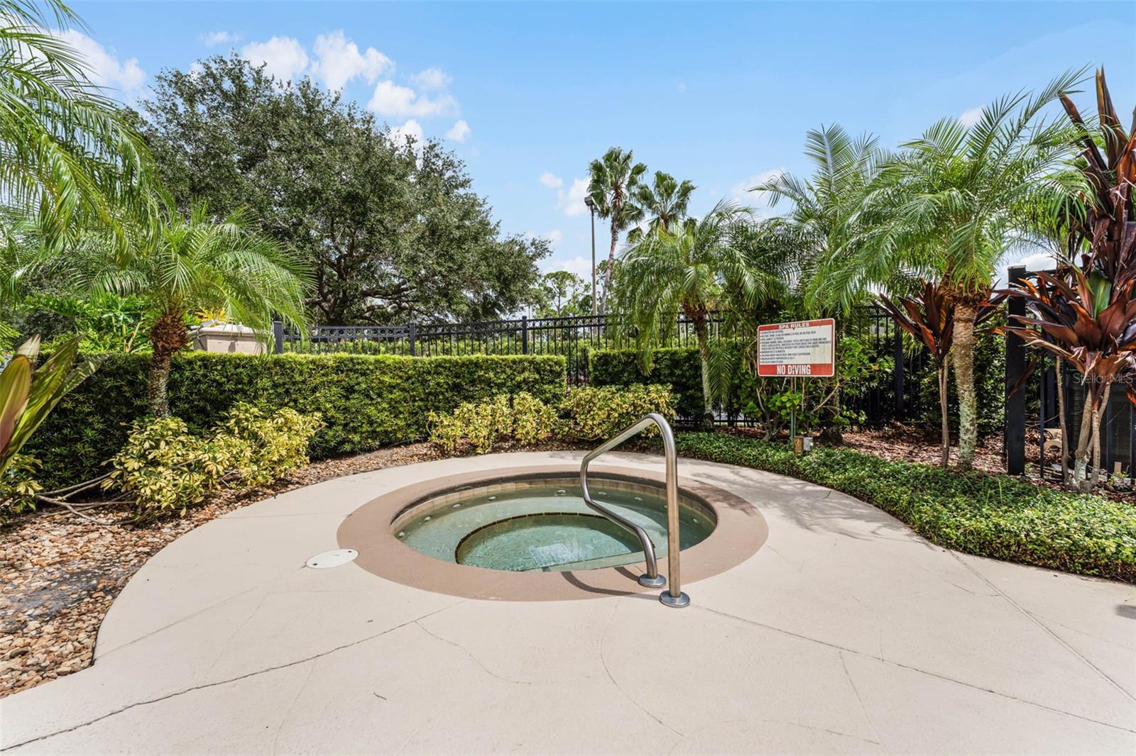 SUMMERGATE CONDO PH 01 5923/0662 - Residential