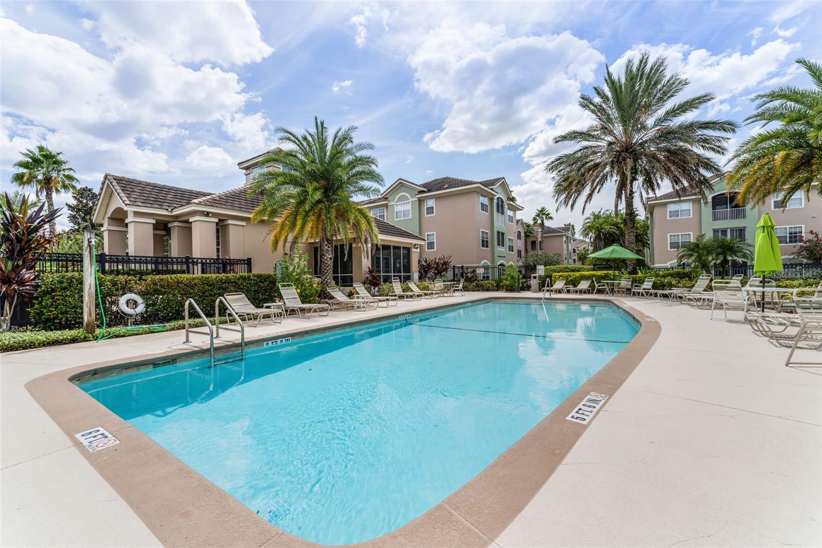 SUMMERGATE CONDO PH 01 5923/0662 - Residential