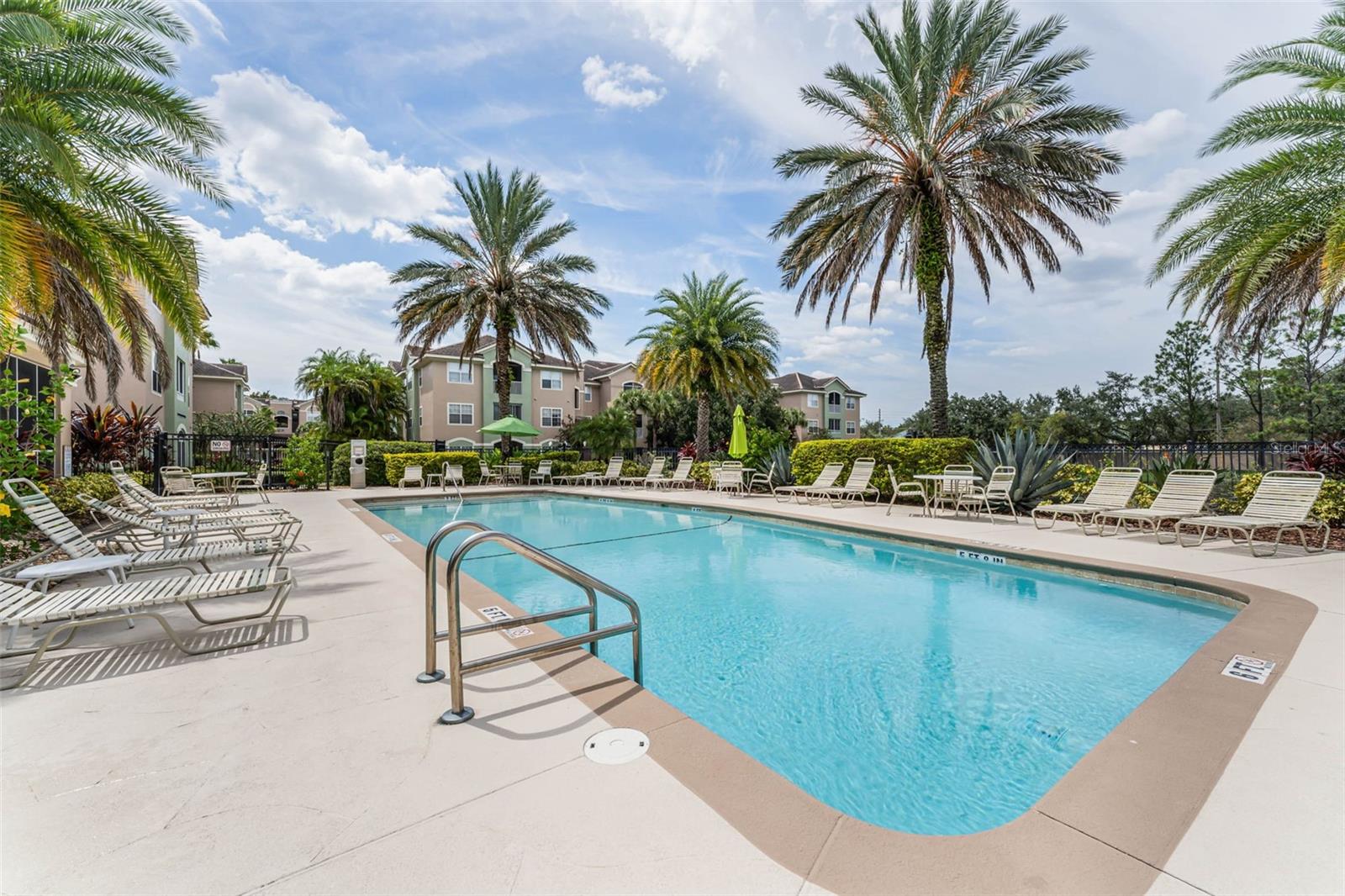 SUMMERGATE CONDO PH 01 5923/0662 - Residential