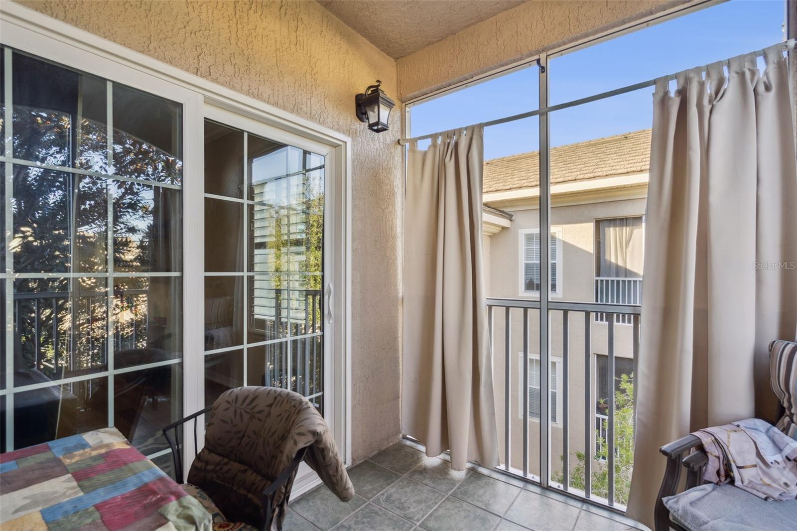 SUMMERGATE CONDO PH 01 5923/0662 - Residential