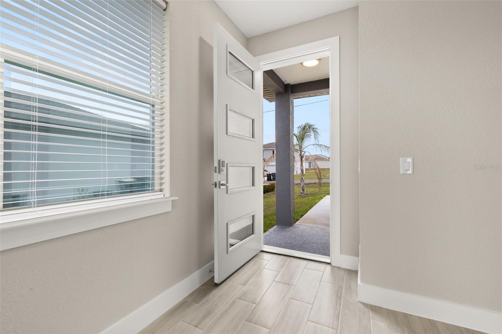 804/806 COLVILLE DRIVE
