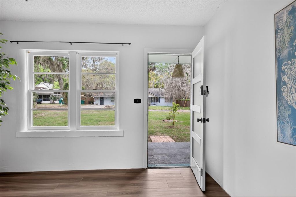 Photo of 521 Michigan Street, Mount Dora, FL 32757 (MLS # O6389508)