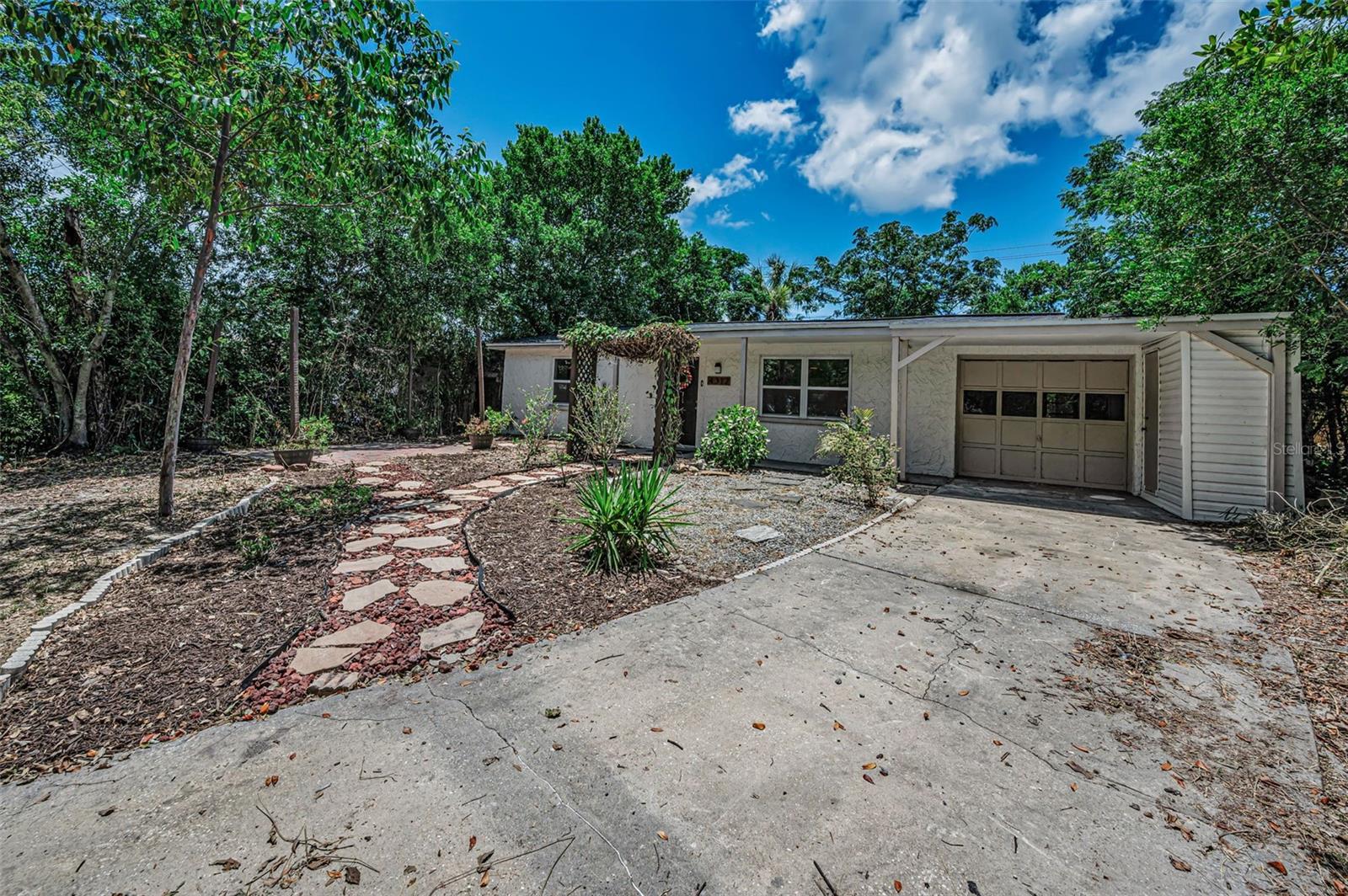 4312 BEACON SQUARE DRIVE
