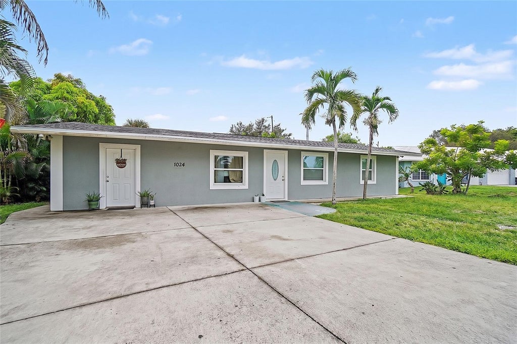 Photo of 1024 S Alhambra Circle, Naples, FL 34103 (MLS # TB8551241)